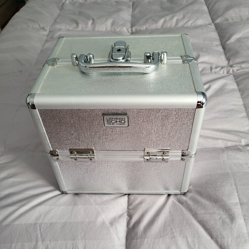 Soho London/New York Gunmeatal Train Case w/lock & Key